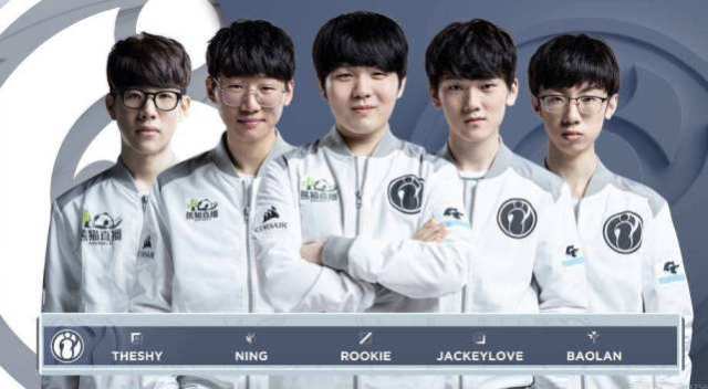 多条战线上 多条战线上