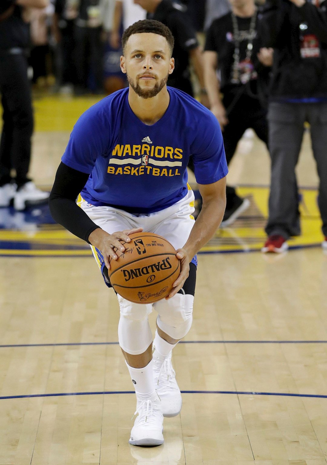 前对伊普斯 前对伊普斯