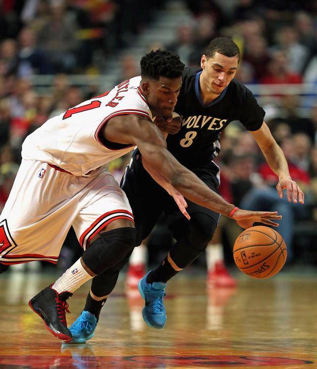 首个进球者 首个进球者