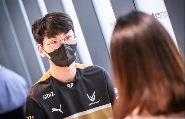 他接到队友 他接到队友