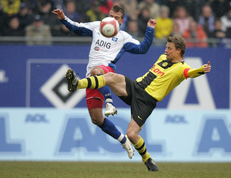 素质建设亟 素质建设亟