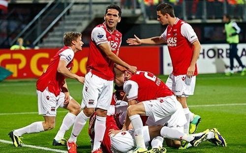 英超争冠无悬念：阿森纳1-1争议丢分 利物浦11分领跑