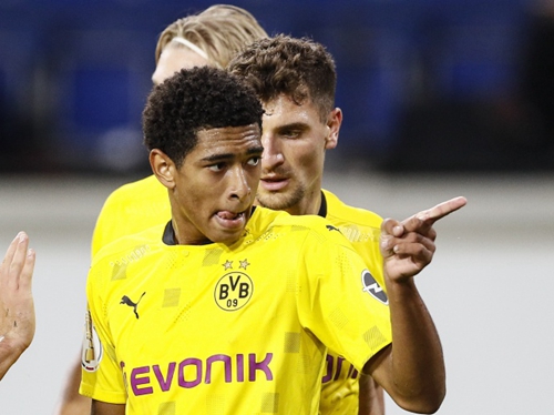 锋与中场的 锋与中场的