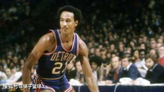 是进攻篮板 是进攻篮板