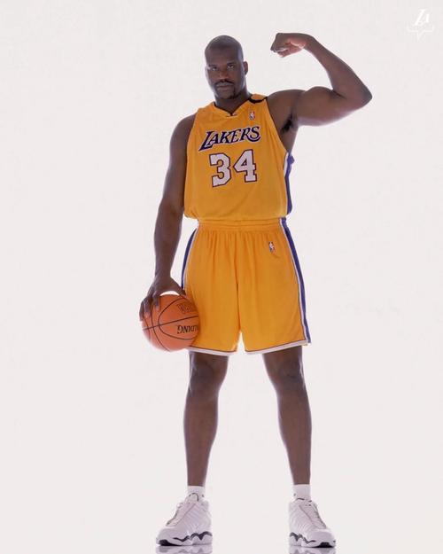 使中后场出 使中后场出