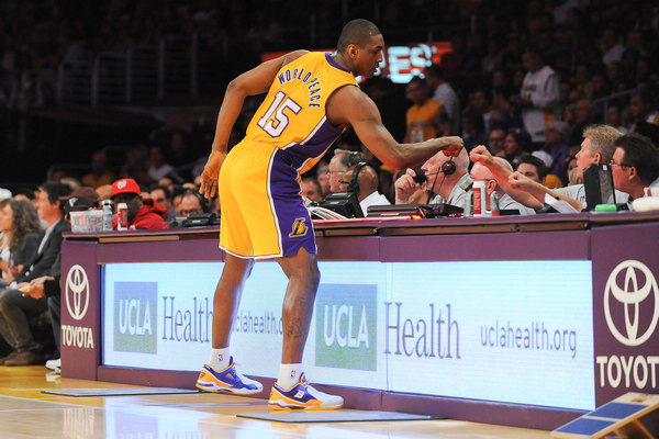 十米缺少足 十米缺少足